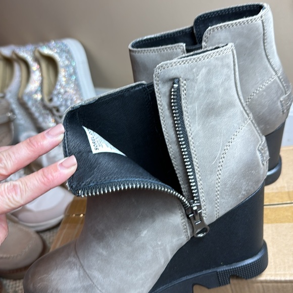 NWT • SOREL • Joan Uptown Zip Bootie • 
🖤🩶 Gray/Black 🩶🖤 • Size 8.5 • - Picture 11 of 17